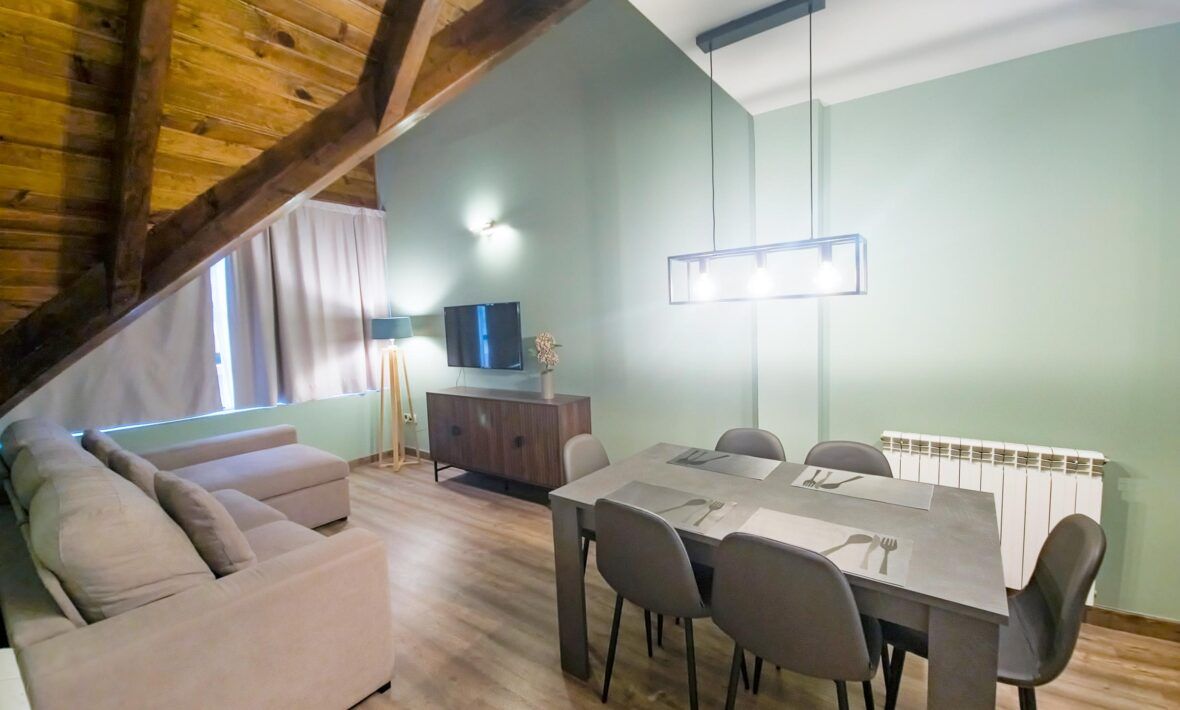 Apartamento Duplex con cama de matrimonio y dos camas